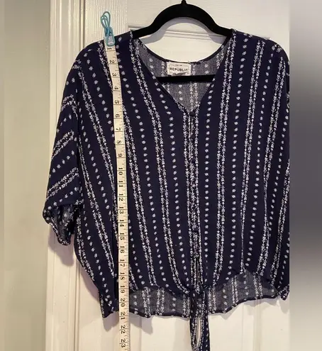 FOR THE REPUBLIC Size S Navy Blue Boho Short Sleeve Cropped Front Knot Top