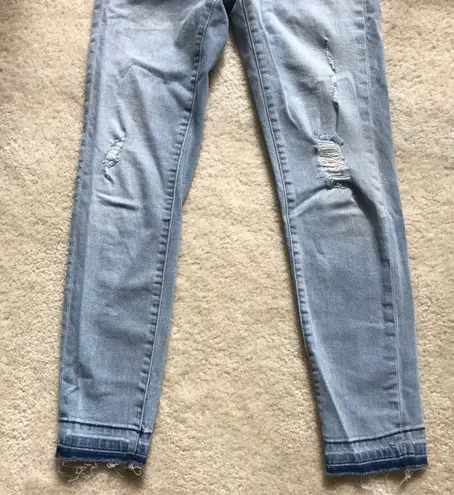 ZARA Light Wash Mid Rise Skinny Jeans - 4