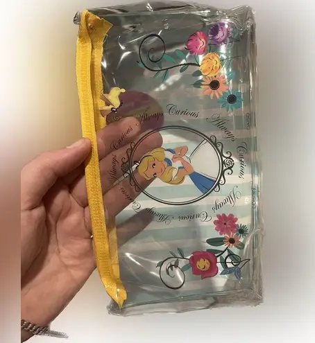 Disney NWT ’s Alice in Wonderland Boat Shaped Zipper Storage Pouch Bag