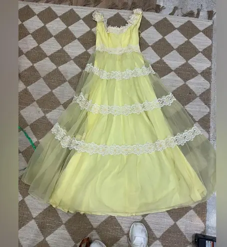 Vintage 1960s Nadine Lace Gown Union Made ILGWU Maxi Party Dress daisy flowers Yellow