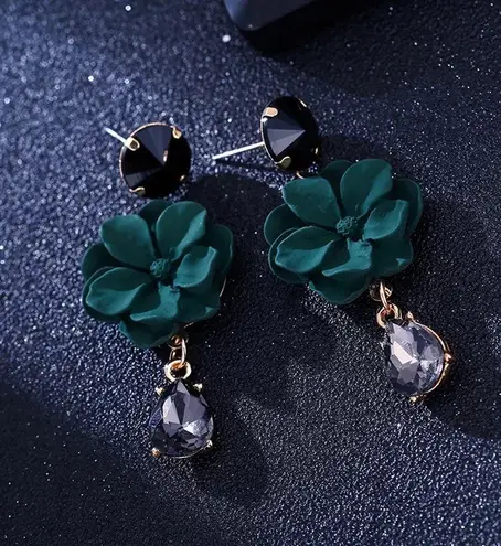 Women's Green Flower Crystal Teardrop Dangle Drop Earrings