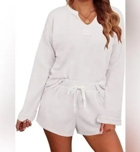 Merokeety NWT - Women's Long Sleeve and shorts Pajama Set Sz medium