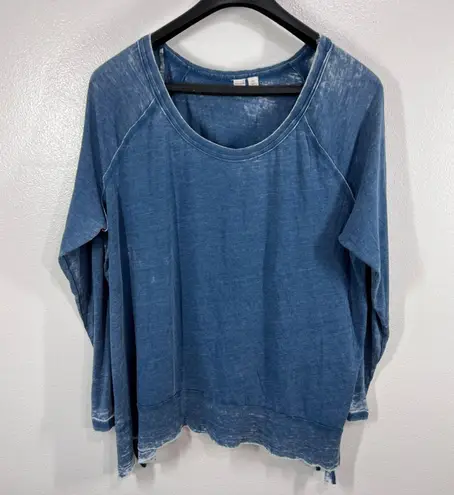 Melrose and Market Women's 3X Blue Mineral Wash Slub Knit Top Raw Hem Side Slits