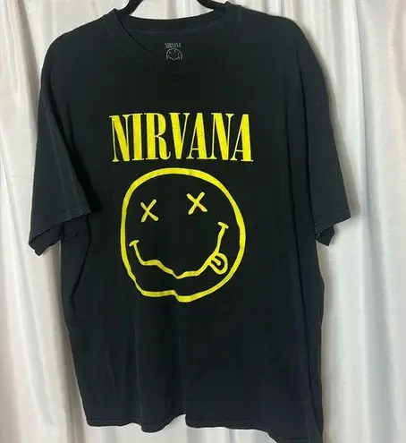 Nirvana  T-shirt Size XL Smiley Face Crewneck