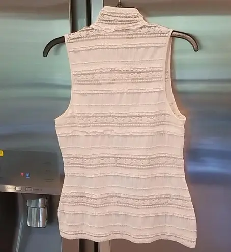 Cinq à Sept 💕CINQ A SEPT💕 Antonia Sleeveless Lace Turtleneck