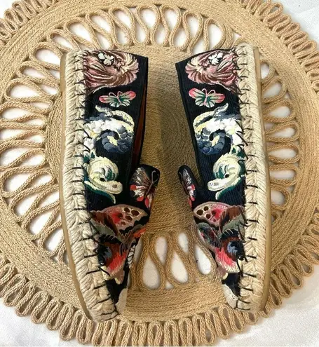 Valentino Garavani Butterfly-Embroidered Fabric Espadrilles in Black/Multi EU 36