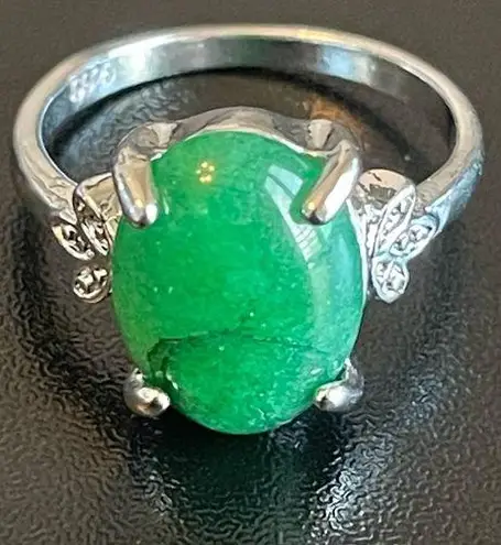 S925 silver green jade stone ring size 7.5