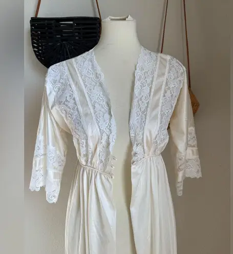 Lace & Silk Cream Mid Sleeve Robe White Size undefined