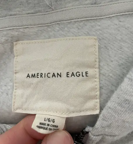 American Eagle Outfitters Cropped Sweatshirt