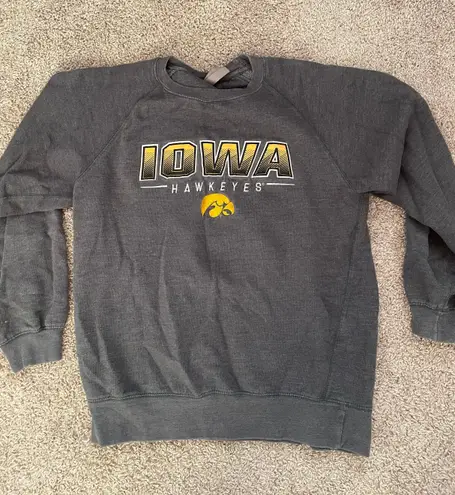 Iowa Hawkeyes Crew Neck Gray Size M