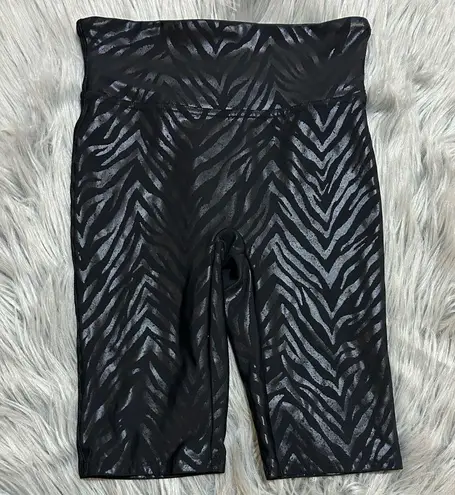 Spanx  Faux Leather Zebra Print Bike Shorts Size Médium