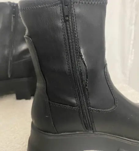 ALDO Grandsole Patent Lug Sole Platform Ankle Boots Size 6 (Daughter wore twice)