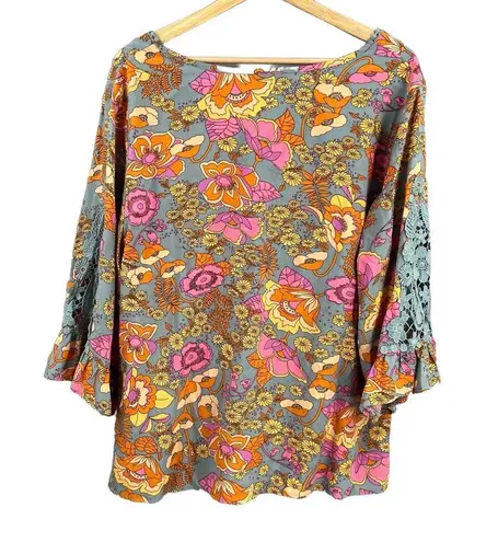 BloomChic Floral Bell Sleeve Boho Tunic Top V