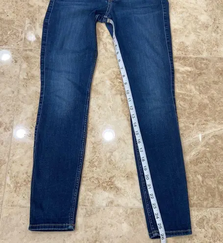 7 For All Mankind 🛍️ Skinny, Ankle, Stretch Jeans. Size 23.