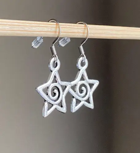 Handmade funky grunge y2k simple swirl star earrings 🌟🌀