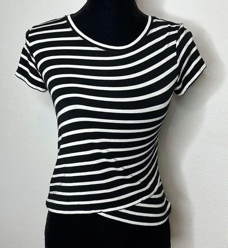 CAbi #C11.  - #5059  Gracie Black Stripe Crop Top Short Sleeve size extra small