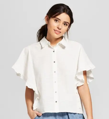 Universal Threads Universal Thread M White Ruffle Sleeve Button Down