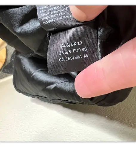 Bardot NWT Ariana Dress 6 Black Eyelet Fit & Flare High Low V-Neck Lace Casual