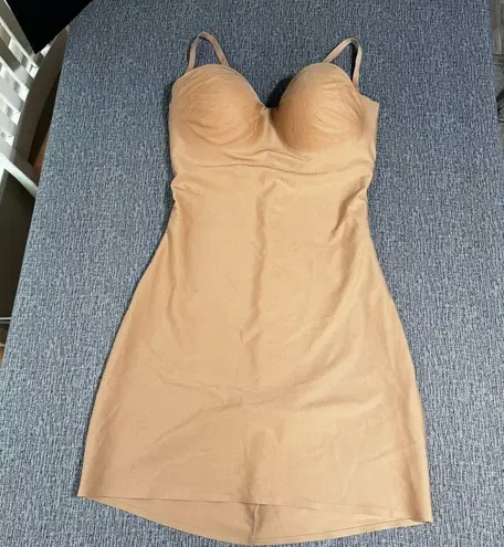 SKIMS Body Molded Underwire Slip