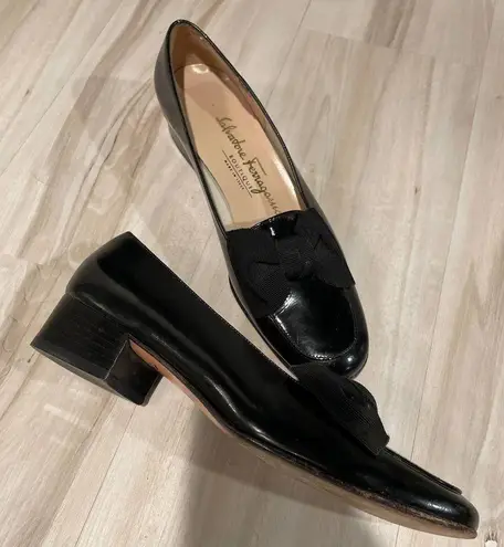 Ferragamo Vintage Salvatore bow loafers size 5 B