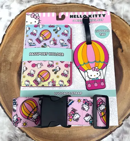 NWT Hello Kitty 3 Piece Travel Set Pink