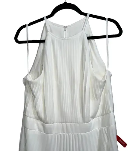 Mac Duggal NEW Ieena For Pleated Halter Neck Flowy Gown In White