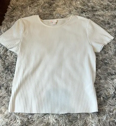 women’s white ribbed tee