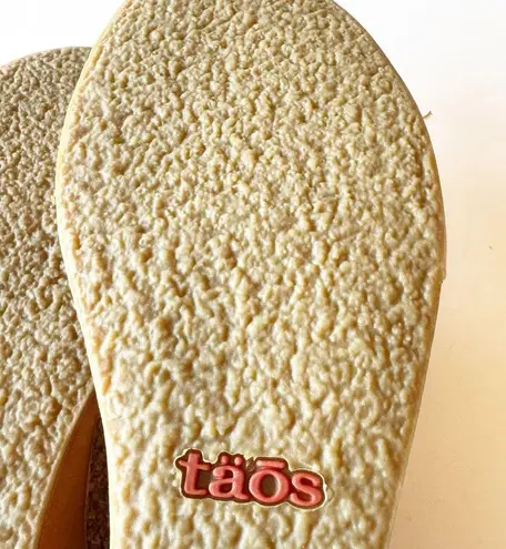 Taos Sheila Women's 10.5 Tan Leather T