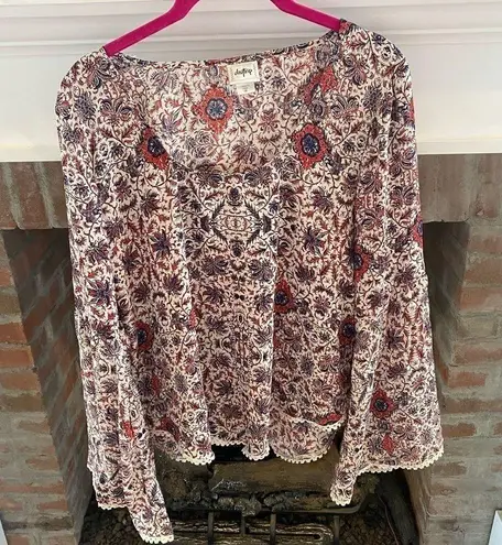 Daytrip  Medium Blouse w/Flared Sleeves Floral Print Like New