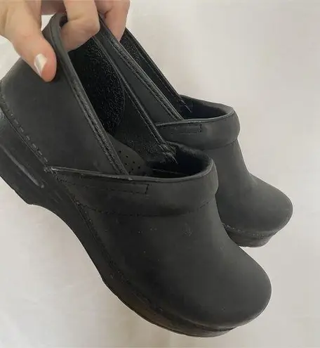 Dansko Professional Black Leather Clogs Slip-On Comfort Shoes Size 40 EU
