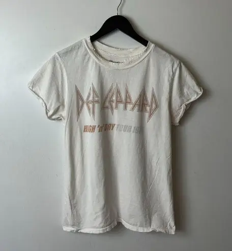 Recycled Karma Distressed Def Leppard T Shirt Womens White Medium M Music Band Graphic Tee Logo