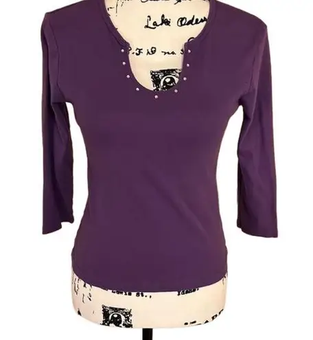 Arizona Jeans Arizona Jean Company purple knit shirt with neckline bling Size medium