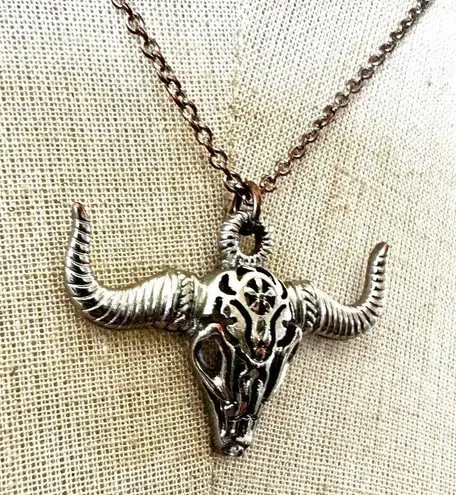 Freedom silver tone bull head cow skull pendant necklace