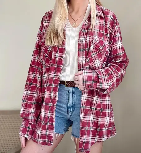 Vintage Plaid Flannel Collared Button Up Shirt in Red Size L