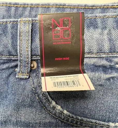 No Boundaries  Women’s Star Print Embroidery Design Raw Denim Hem Shorts Sz 13