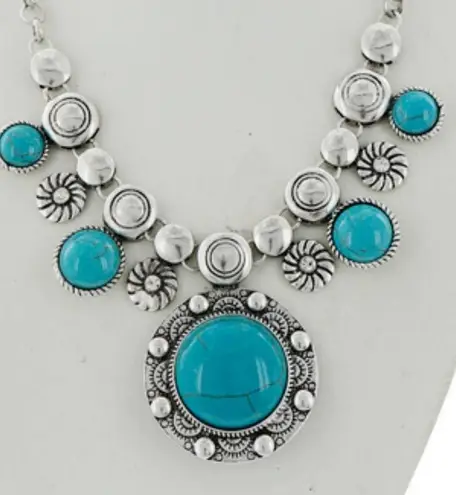 ANTIQUE SILVER TONE TURQUOISE NECKLACE & EARRINGS