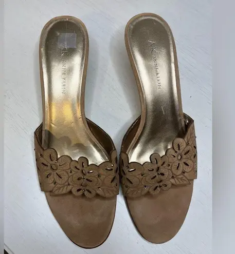 Anne Klein  Suede Leather Rhinestone Floral Kitten Heels Mules Tan Sz 8