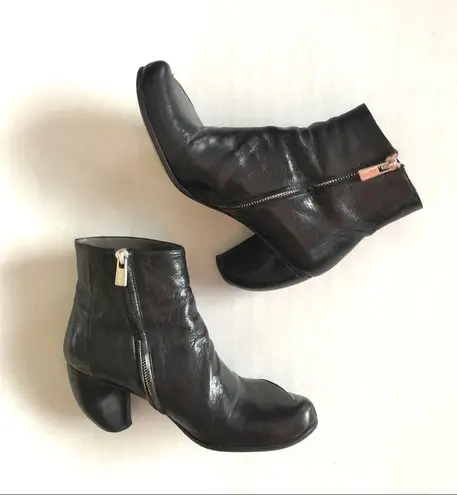 Tracey Neuls Black Leather Ankle Booties Dark Academia Size 7