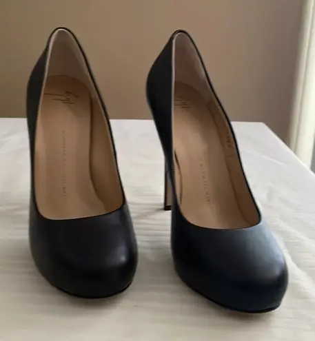 Giuseppe Zanotti Leather Pumps Heels Black Stiletto size 39 US 9 Classic NWOB