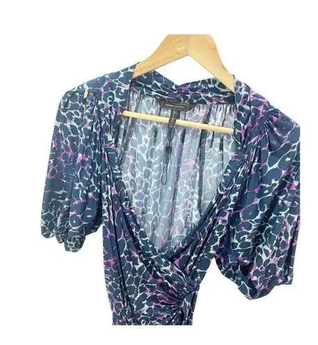 BCBGMAXAZRIA  Blu Grey Purple Animal Print Short Sleeve Blouse Top XS Cold Should