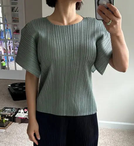 Elegant Pleated Top in Sage Green. S Green