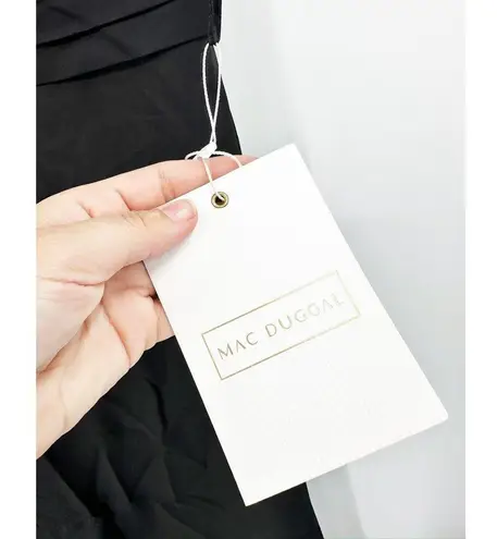 Mac Duggal 49454 Black Sleeveless V-Neck Bow Shoulder Mermaid Gown Size 4 New