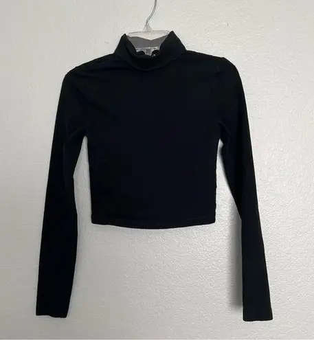 H&M  Cropped Longsleeve Turtleneck Size XS