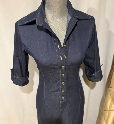 Demin dress with button up front and side slits Blue