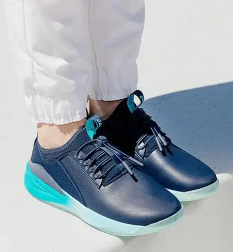 Clove Classic Aqua Blue Healthcare Nursing Sneakers NEW Size 8.5