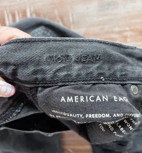 American Eagle Outfitters Mom Jeans