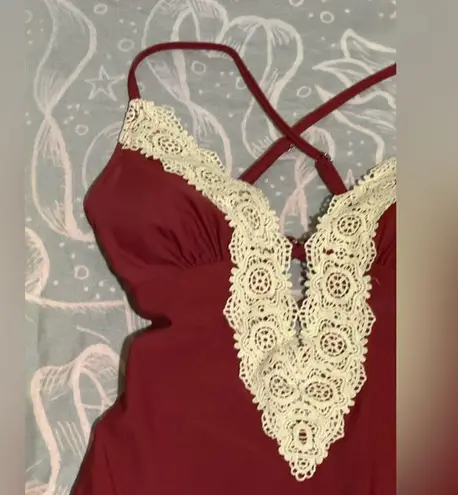 Cupshe NWT  Maroon and White Plunging V Neck Lace One Piece Swimsuit size medium - Image 2