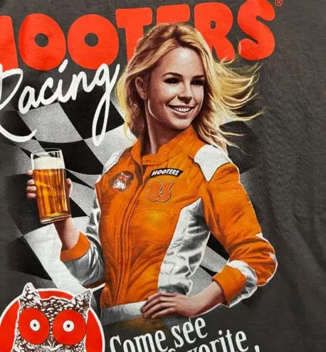Hooters Racing Car Grey T-Shirt, size medium