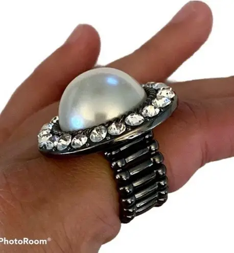 Premier Designs  Faux Pearl Rhinestone Stretch Ring