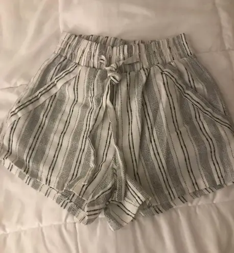 Lounge Striped Beach//Summery Shorts